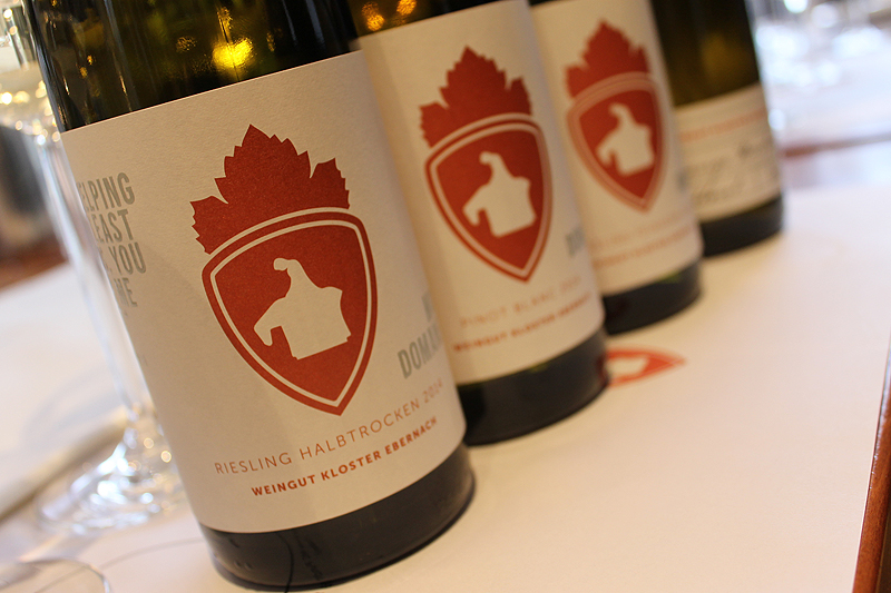 Die Rieslinge von Martin Cooper kommen als Lagen-Cuvées in die Flasche.