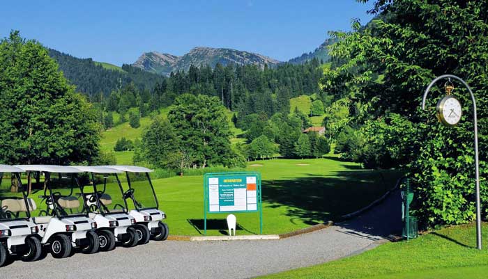 Der nur wenige Minuten entfernte Golfclub Oberstaufen-Steibis. Foto: Golfclub Oberstaufen-Steibis PR