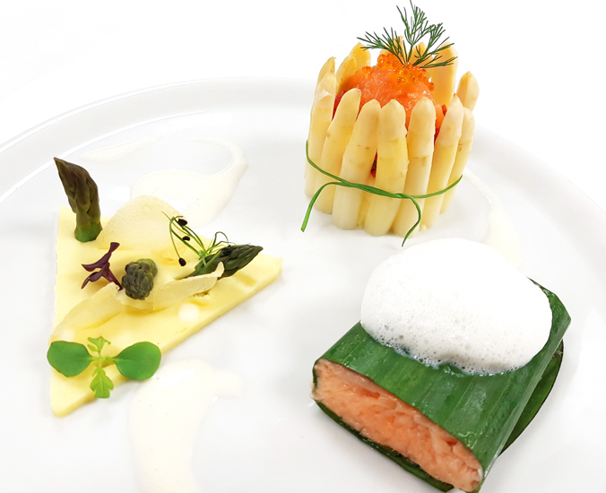 Lachsfilet im Bananenblatt mit Spargel Charlotte, Rezept von Andreas Knott, Küchenchef, Hotel Romantischer Winkel, Bad Sachsa
