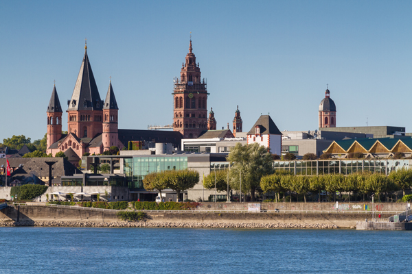 Blick auf Mainz mit Dom