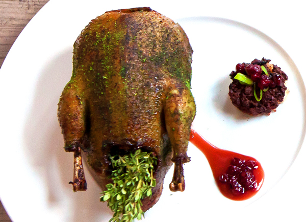 Schottische Moorhuhn mit Preiselbeerjus