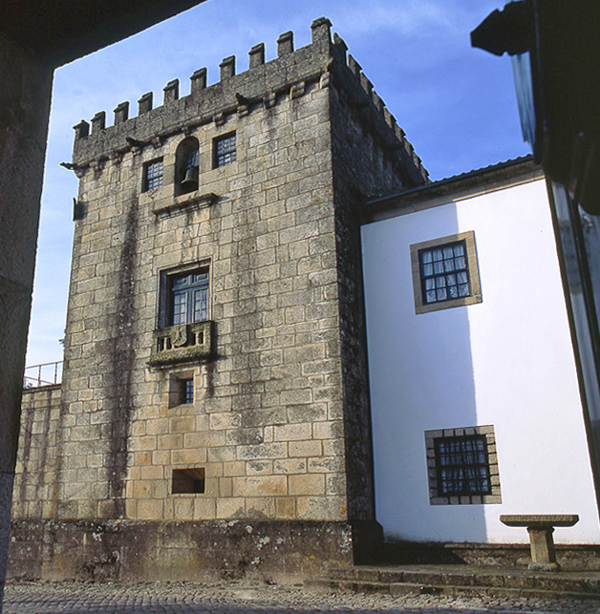 Quinta da Azevedo: Turm aus dem 11. Jh.