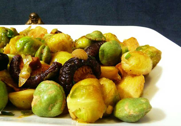 Wer's ausgefaller mag: Rosenkohl trifft auf Exotik. Rezept sieh Link. Foto: Stephan Schmitz