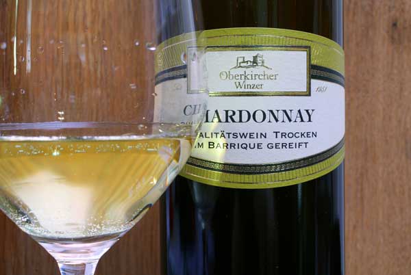 Dass auch großartige Weißweine im Barrique heranreifen beweist dieser Chardonnay der Oberkircher Winzer.
