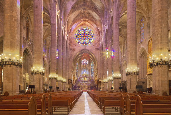 Die gothische Kathdrale La Seu in Palma. Foto: Renáta Sedmáková - stock.adobe.com