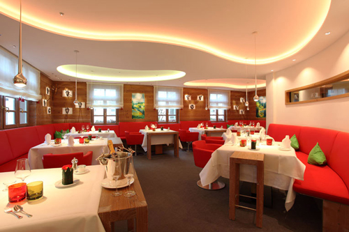 Hotel Adler, Lahr. Mit viel Leidenschaft und handwerklicher Perfektion verzaubern Daniel Fehrenbacher und sein Team die Gaumen ihrer Gäste mit ihrer modernen, weltoffenen Küche mit klassisch-französischen Wurzeln. Foto: Birgit Amend