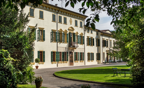 Das Weingut und Weinhaus Casa Vinicola Sartori in S. Maria Negrar, Italien, Valpolicella-Region