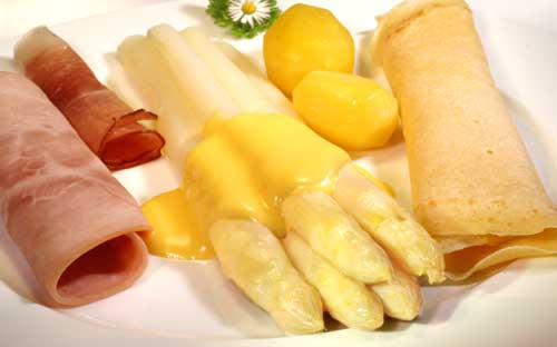 Spargel klassisch mit Sauce hollandaise