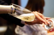 Champagner-Experte werden in vier Stunden per online-Kurs – auch für Weinfreunde. Foto: Kunio - stock.adobe.com