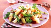 Spargelsalat mit Erdbeerdressing