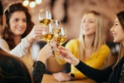 Frauen trinken mehr Wein als Männer – und vieles über den Weinkonsum: Weinkundenanalyse 2018/19 Deutschland der Hochschule Geisenheim