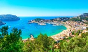 Mallorca: Tipp Karwoche – Tipp Mallorquiner Wein Traumziel trotz Corona. Im Bild: Port-de-Soller. Foto: pixelliebe - stock.adobe.com