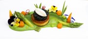 Blumenwiese: Malossol-Kaviar-Erbse-Kartoffelgalette