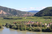 Weinland Niederösterreich - mehr als nur Wachau: Wein, Kulinarik und Kunstgenuss rund um Krems. Im Hintergrund Dürnstein