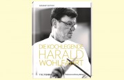 Harald Wohlfahrt – unumstritten die Nr. 1 der deutschen Spitzengastronomie Seine Person, ein Leben für die Perfektion – plus 35 Köstlichkeiten zum selbst probieren. Herausgegeben von Ralf Frenzel