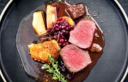 Hirschrücken – wie gemacht zu einem kräftigen Rotwein - Rezept von Bernhard’s Restaurant in Oberaudorf
