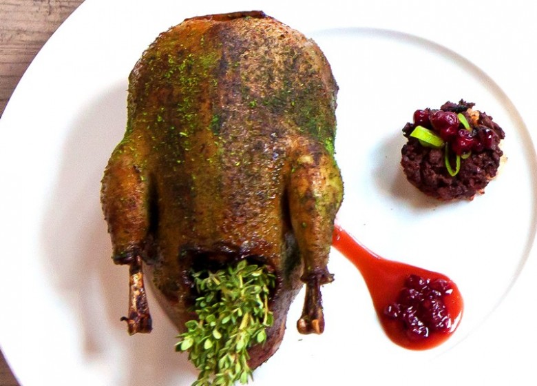 Schottisches Moorhuhn mit Preiselbeerjus