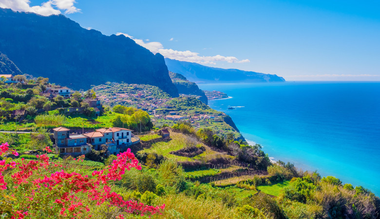 Madeira – die beliebte Blumen-, Wein- und Ferieninsel im Atlantik tolles Urlaubsziel: Baden – Wandern – Genießen – Kultur – Feste und vieles mehr. Foto: Cristianbalate - Adobestock